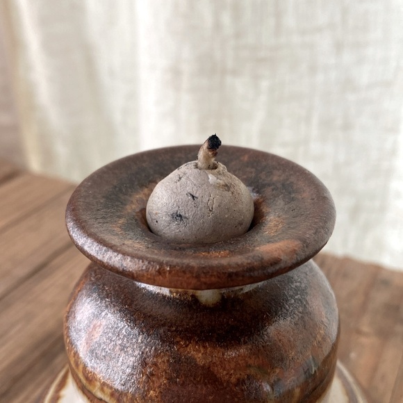 Vintage Studio Pottery Oil Lamp - Picture 4 of 4